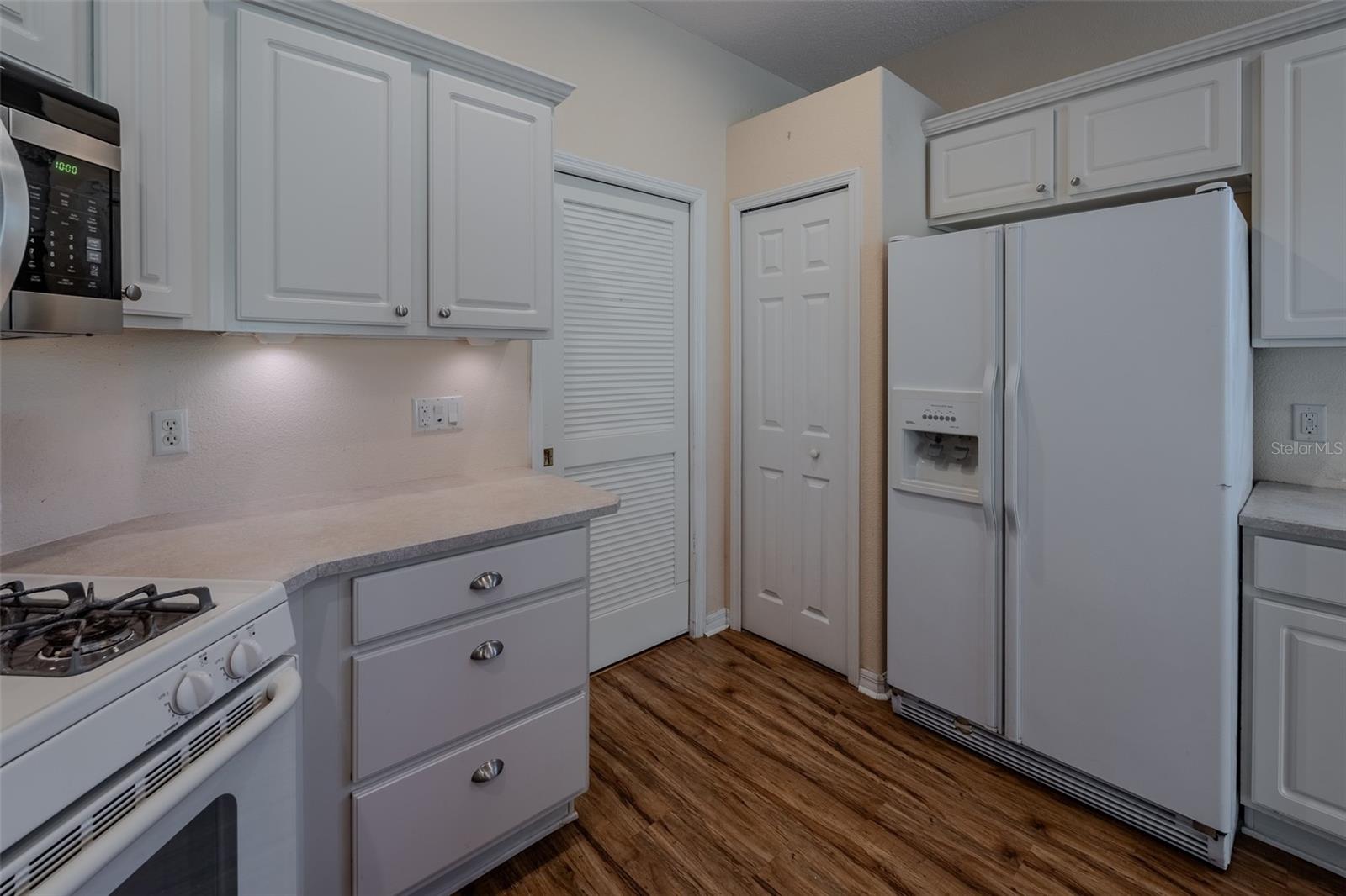 SUMMERGLEN - Residential
