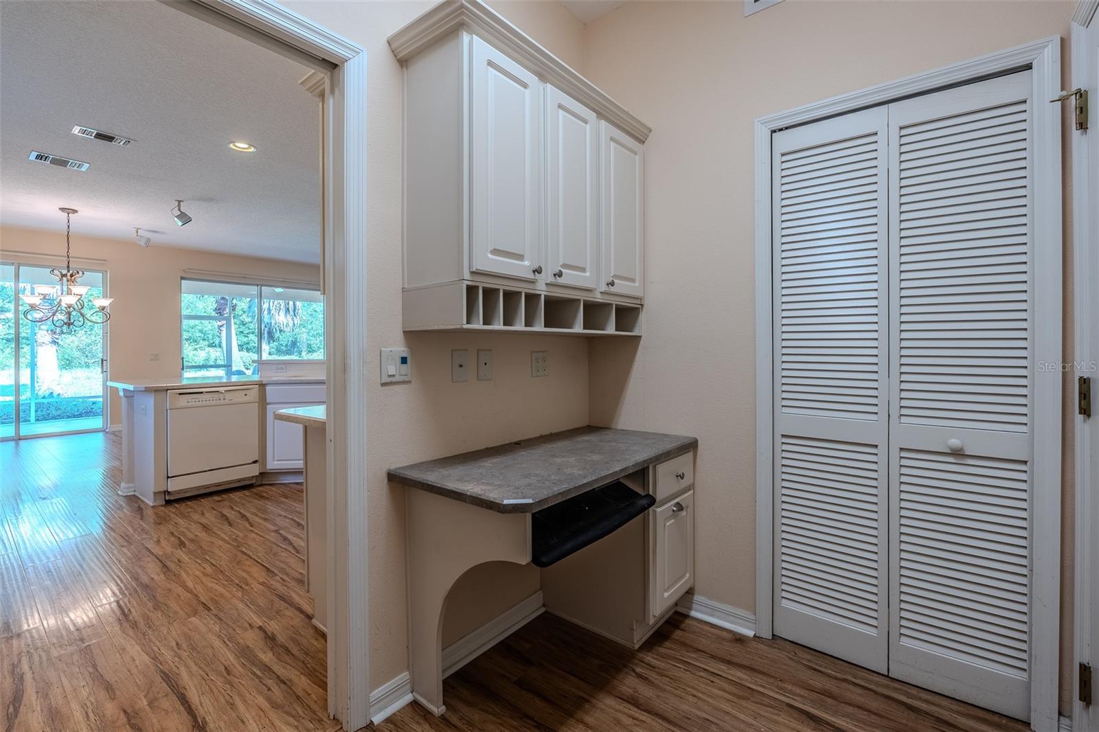 SUMMERGLEN - Residential