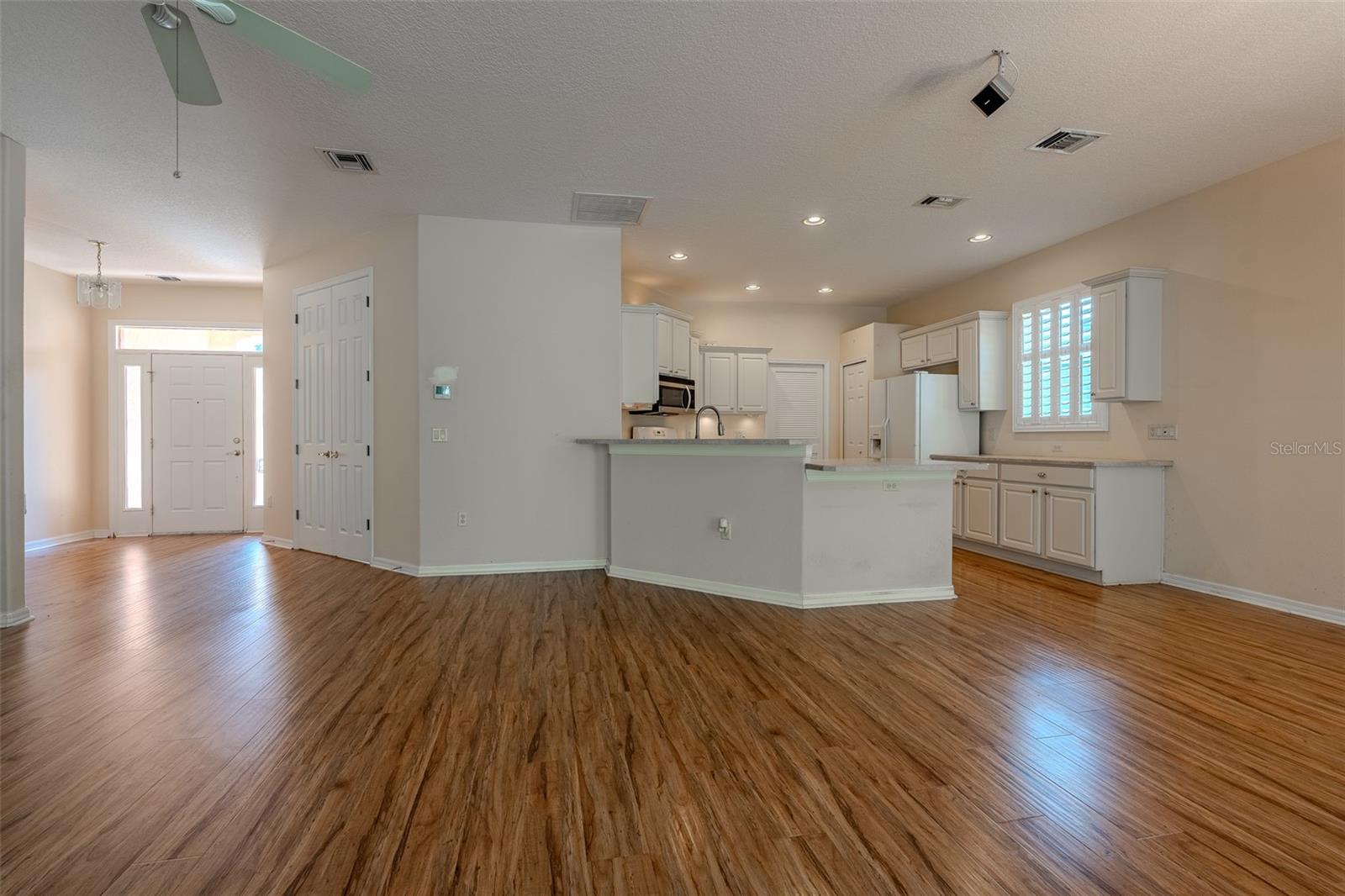 SUMMERGLEN - Residential