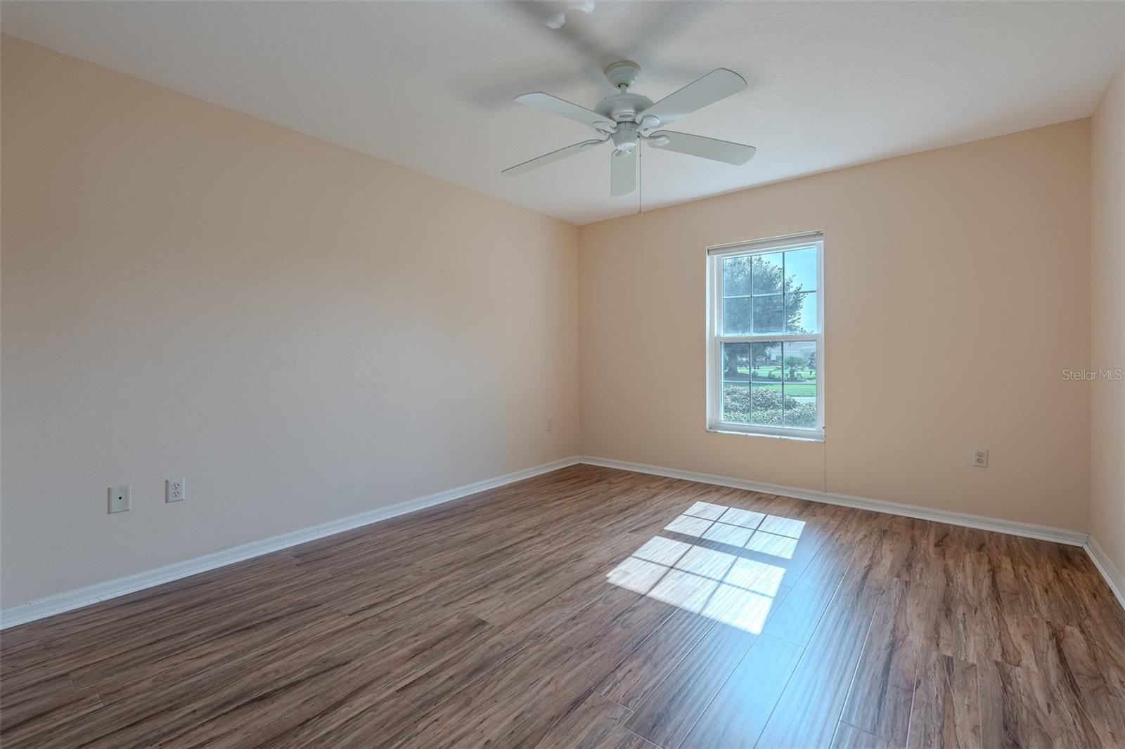 SUMMERGLEN - Residential