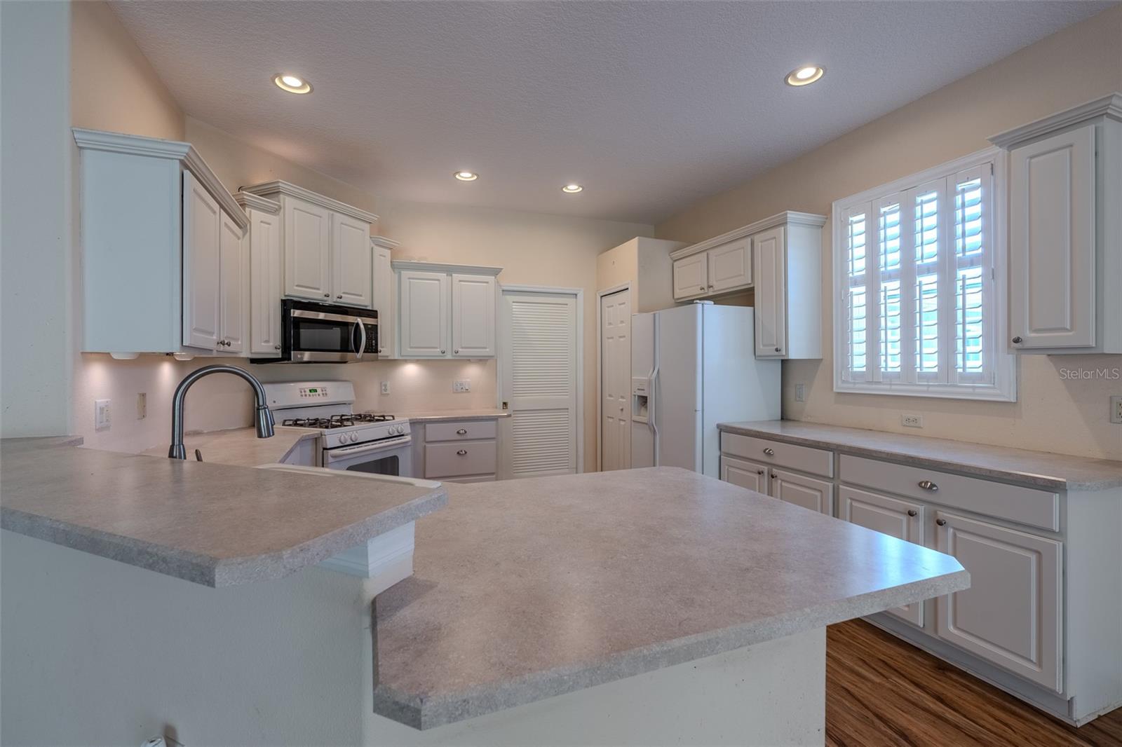 SUMMERGLEN - Residential