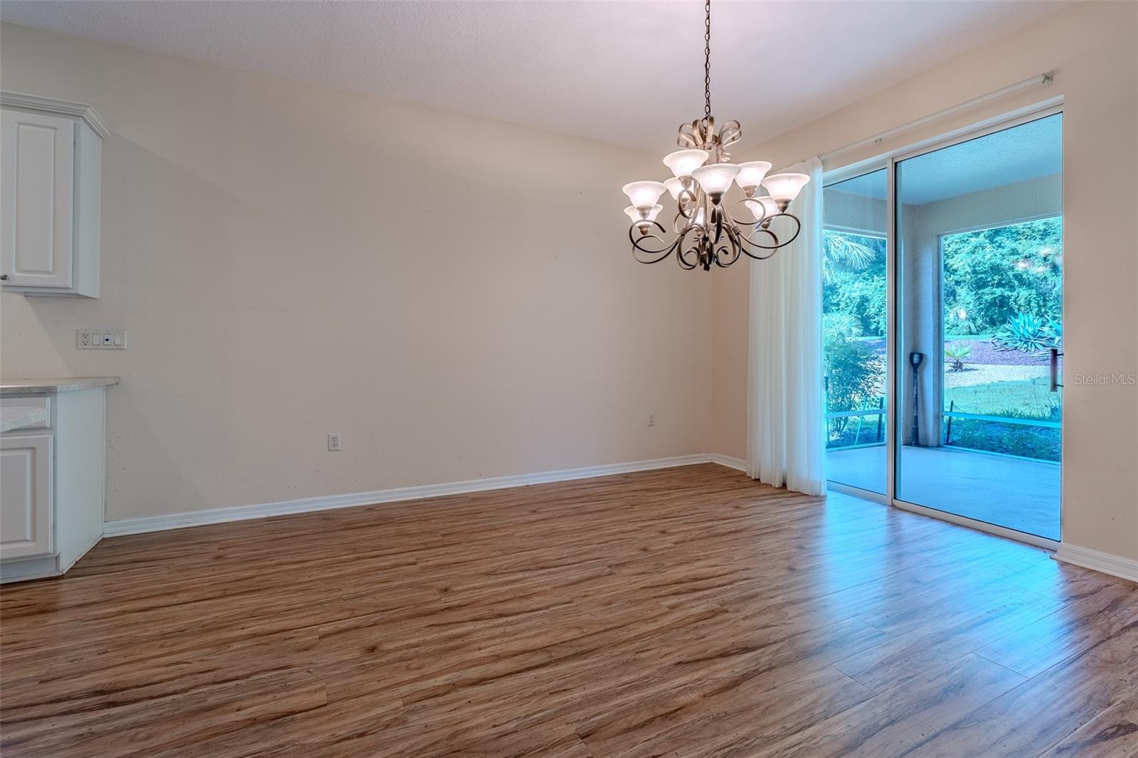 SUMMERGLEN - Residential