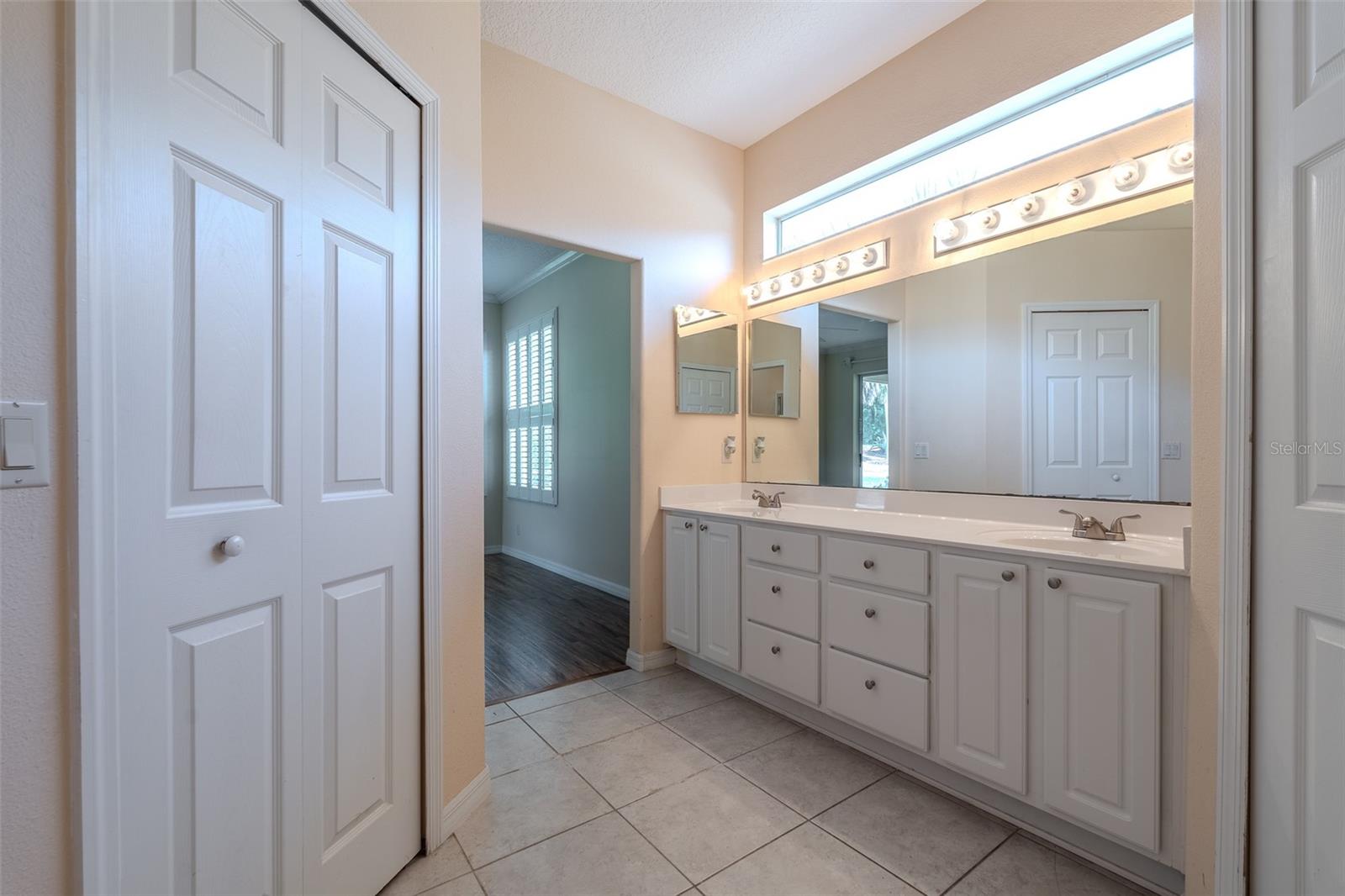 SUMMERGLEN - Residential