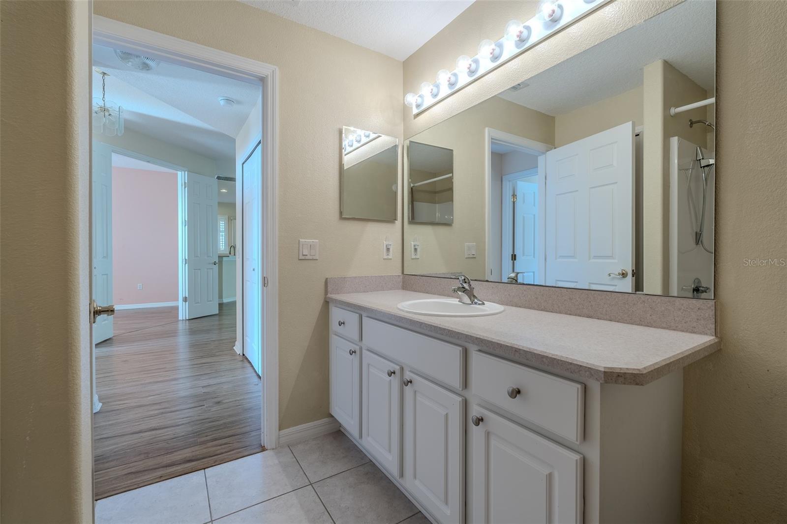 SUMMERGLEN - Residential