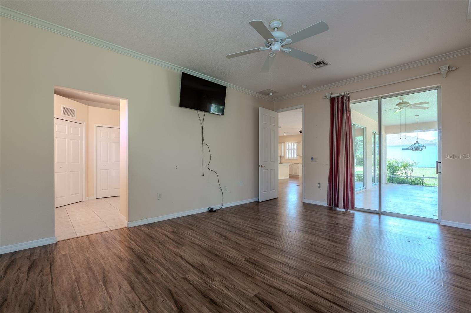 SUMMERGLEN - Residential
