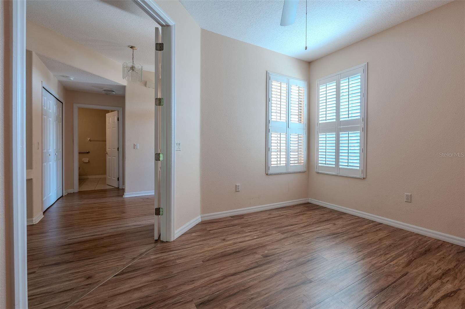 SUMMERGLEN - Residential