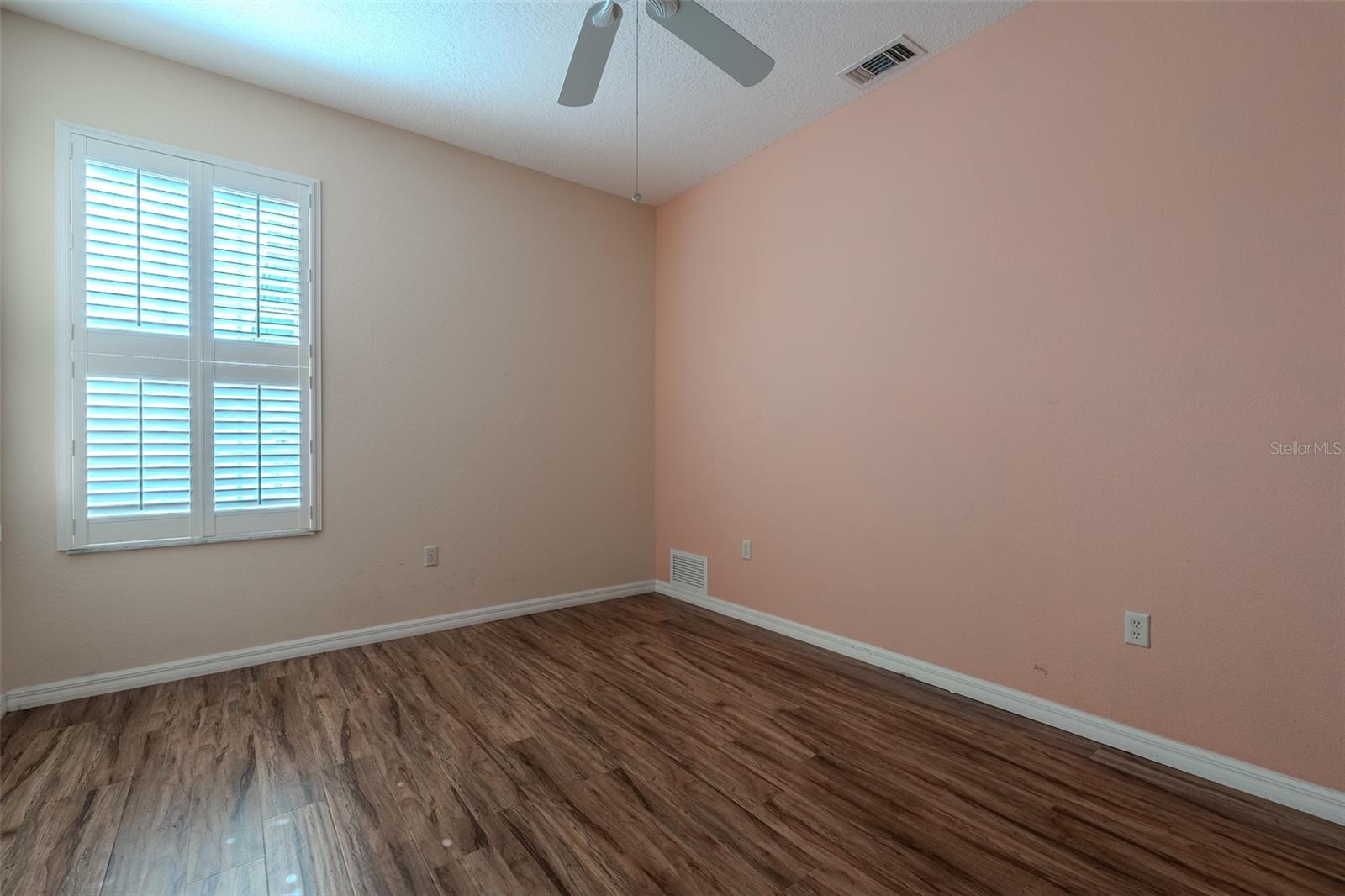 SUMMERGLEN - Residential