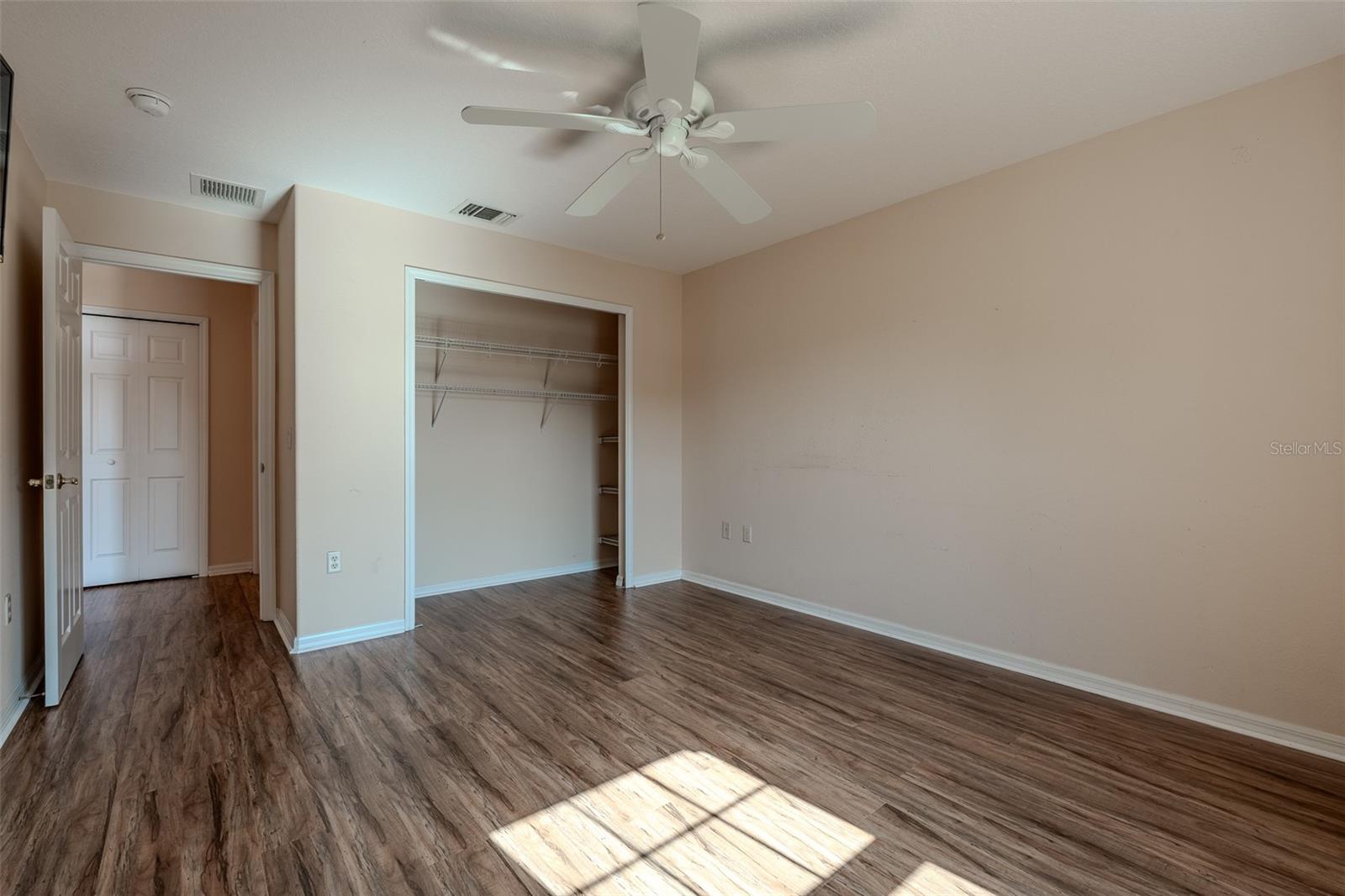 SUMMERGLEN - Residential
