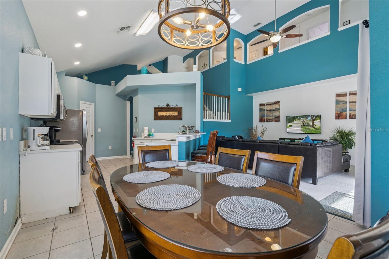 WINDSOR HILLS - Residential