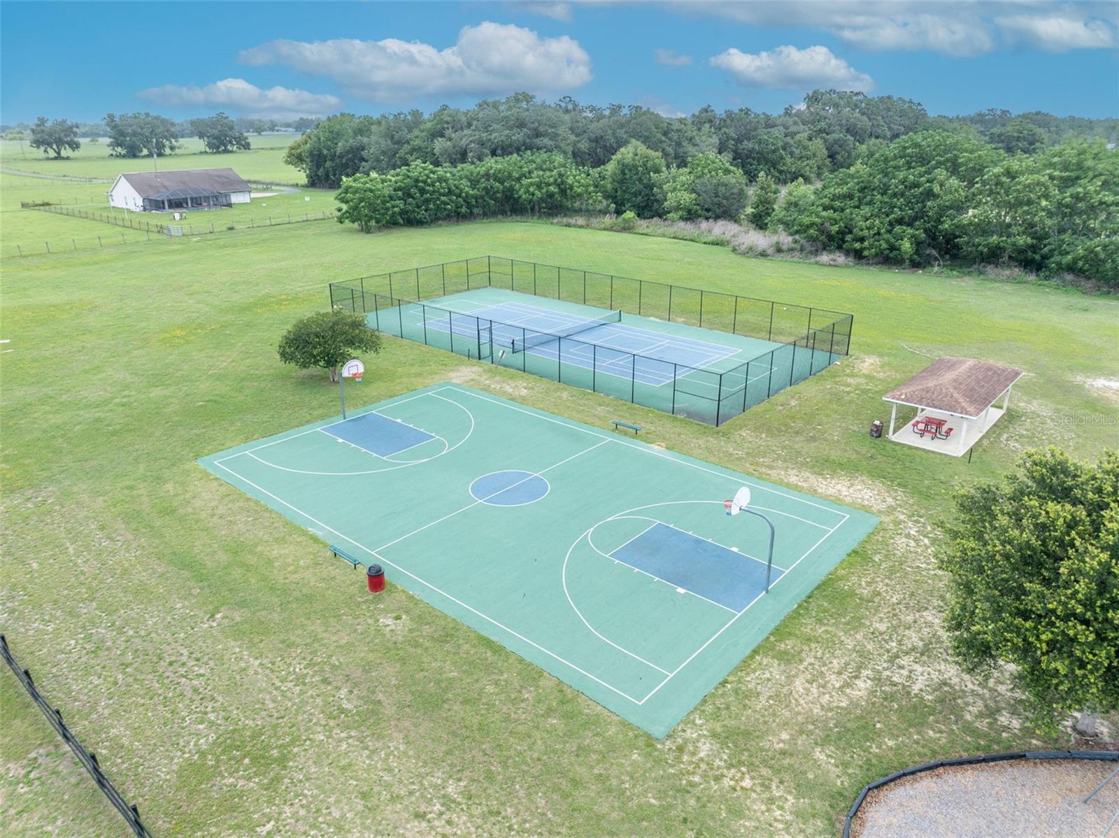 VILLAGES OF PARKWOOD - Residential