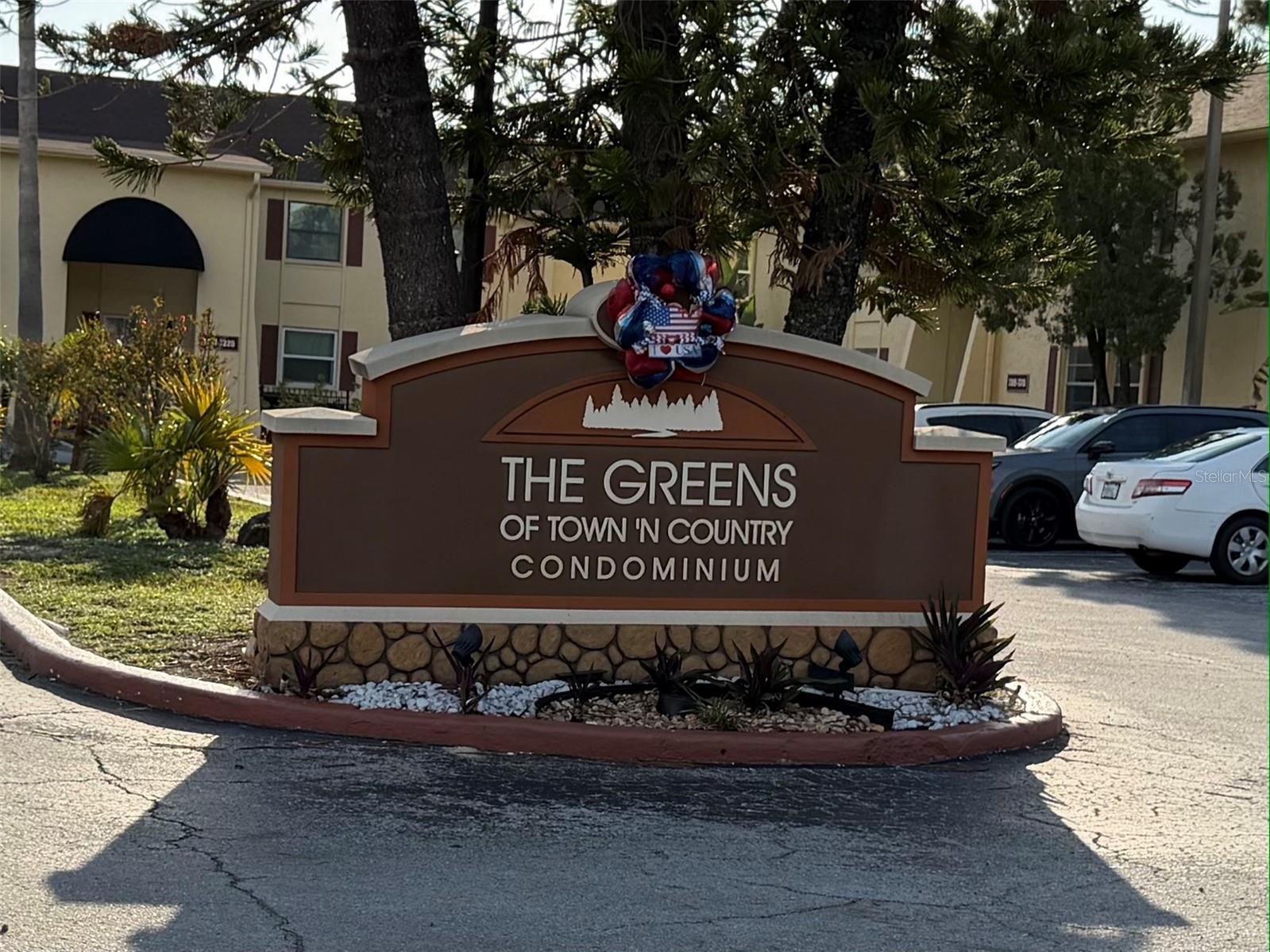 THE GREENS OF TOWNN COUNTRY - Residential Lease