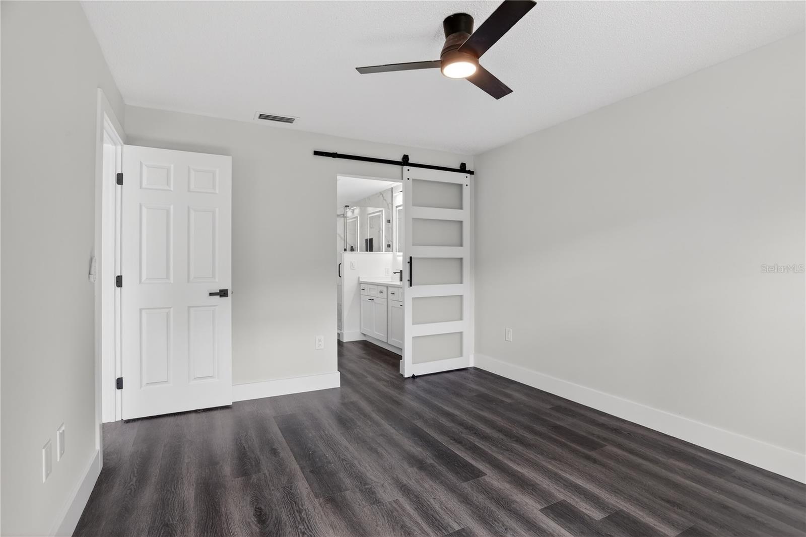 BARRINGTON WOODS - Residential