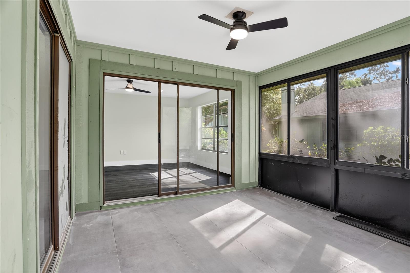BARRINGTON WOODS - Residential
