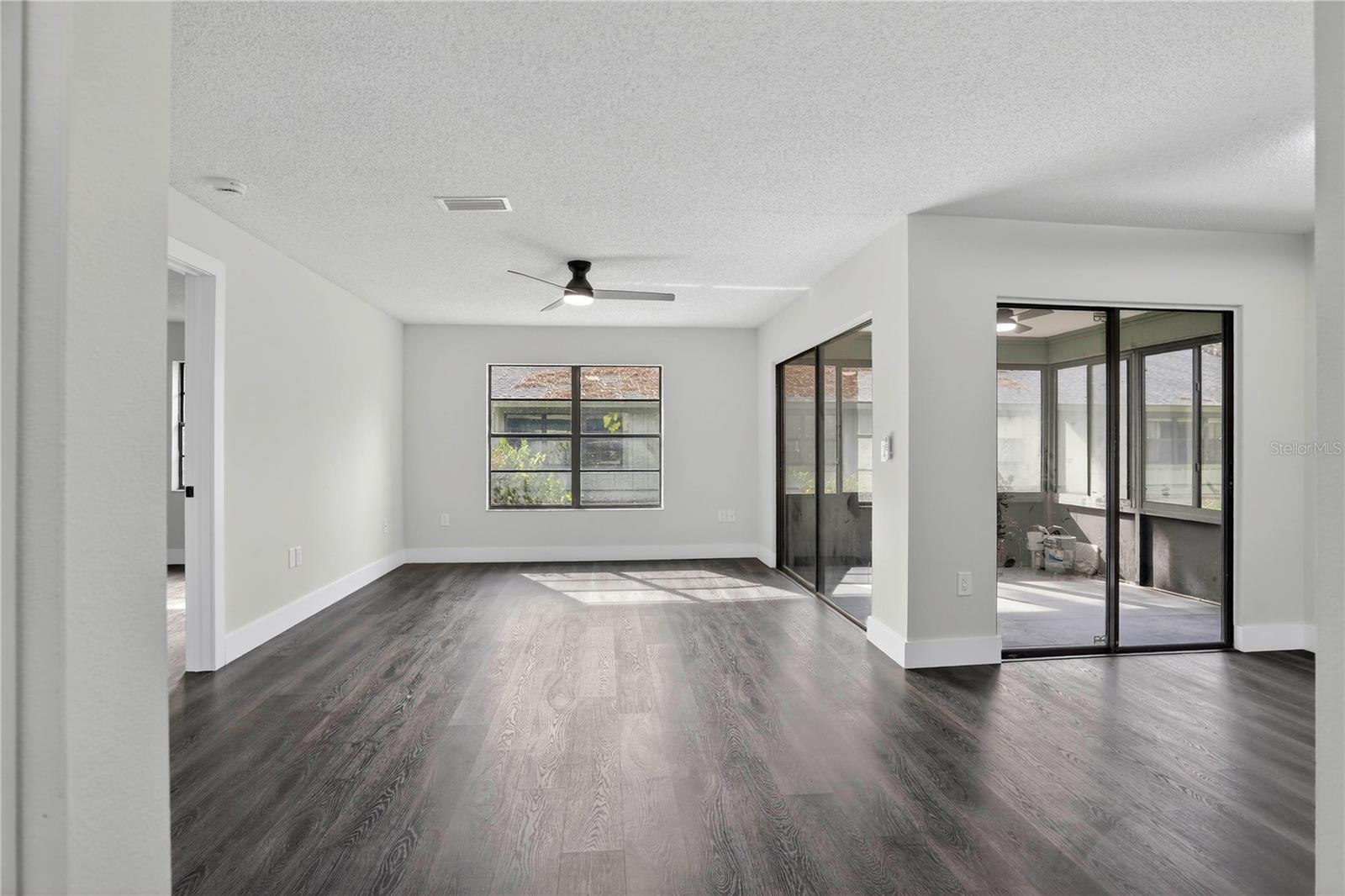 BARRINGTON WOODS - Residential