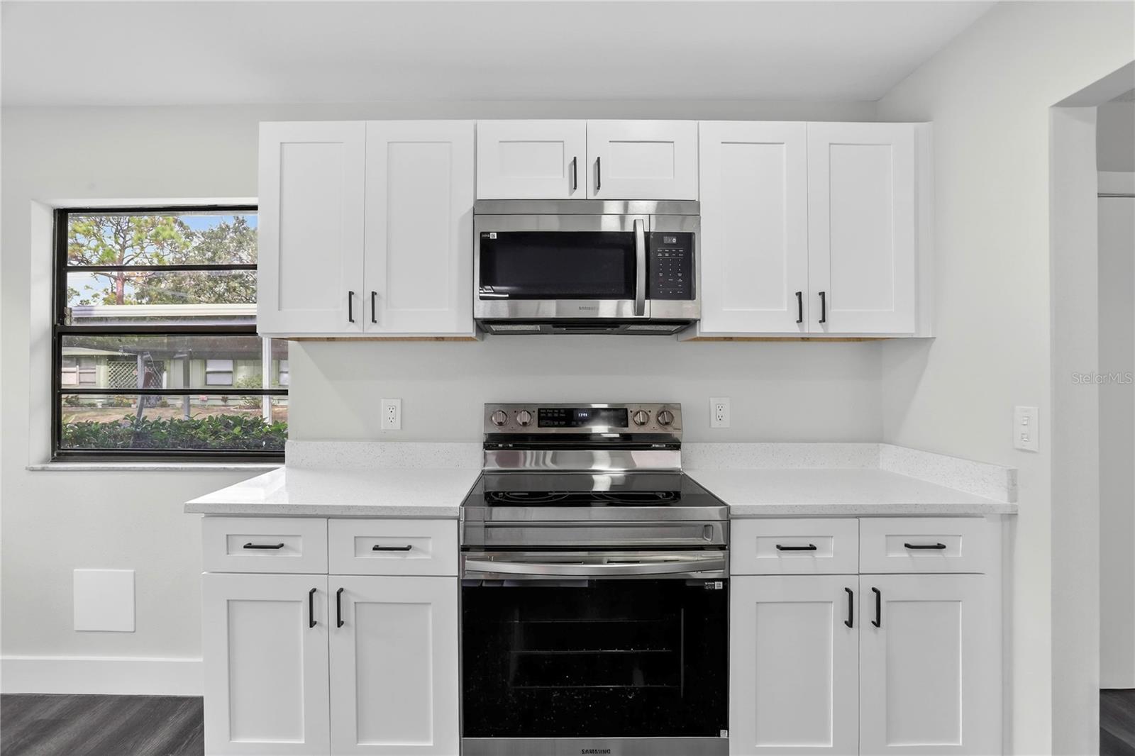 BARRINGTON WOODS - Residential