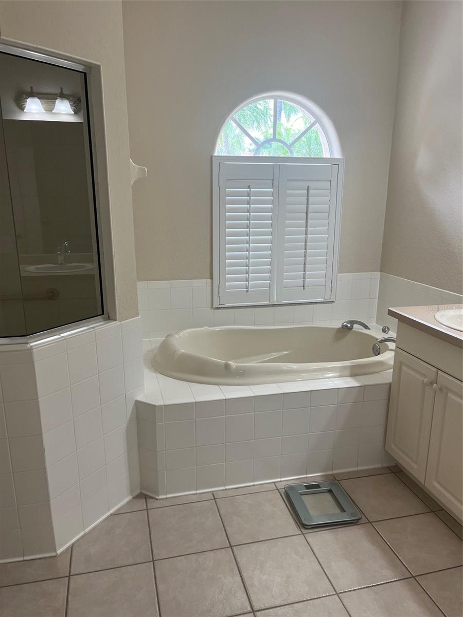 HIDDEN LAKES CLUB PH 1 - Residential Lease