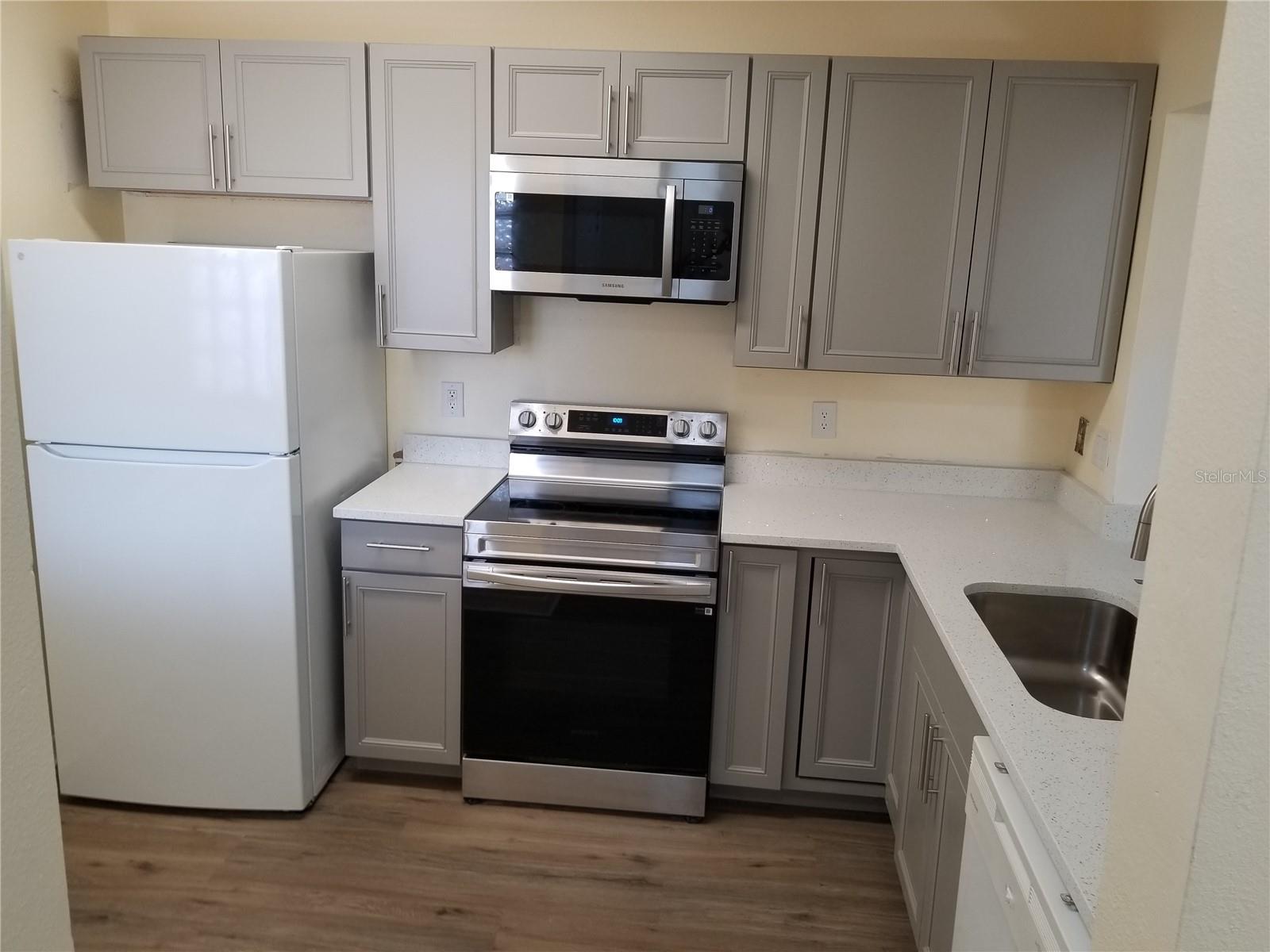 VILLAGES OF BLOOMINGDALE CONDO - Residential