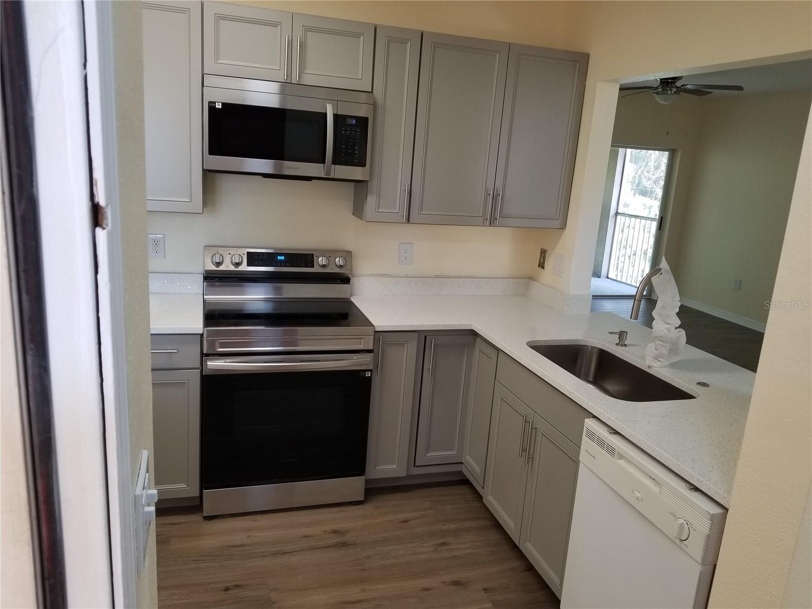 VILLAGES OF BLOOMINGDALE CONDO - Residential