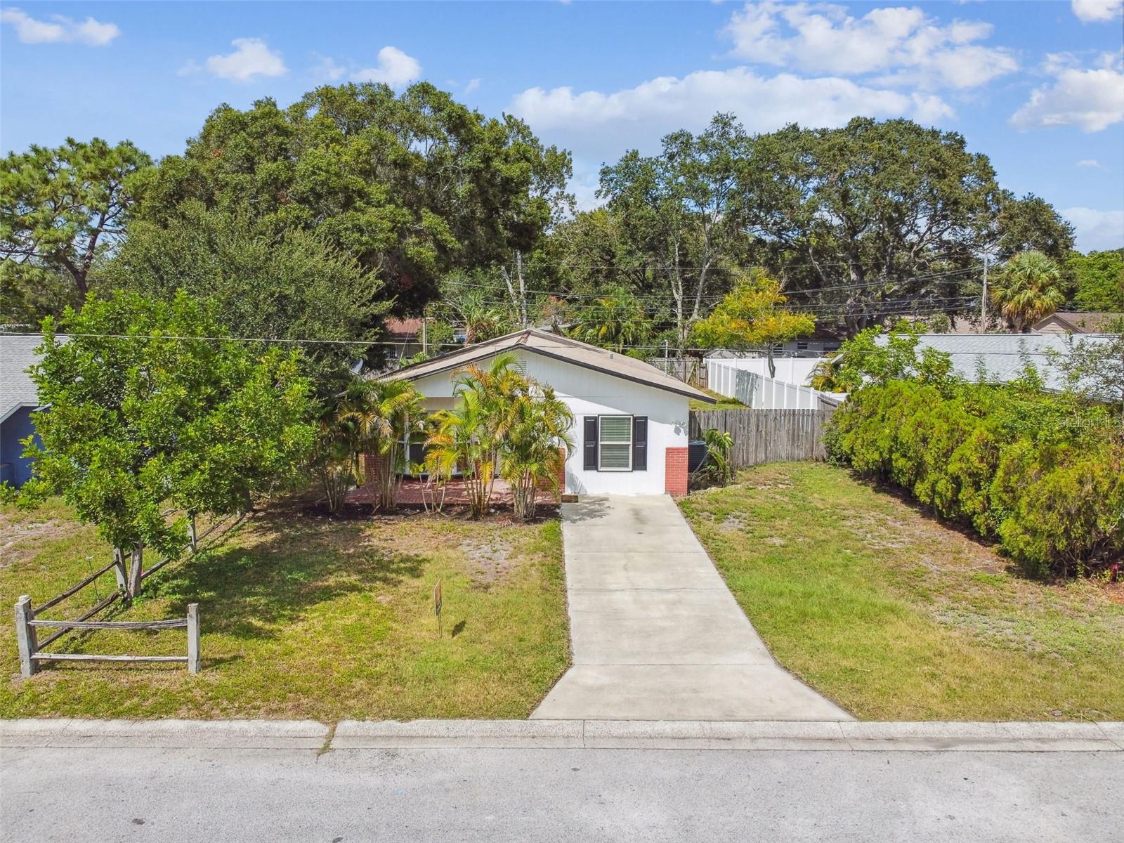 LAKE PALMS SEC 3 - Residential