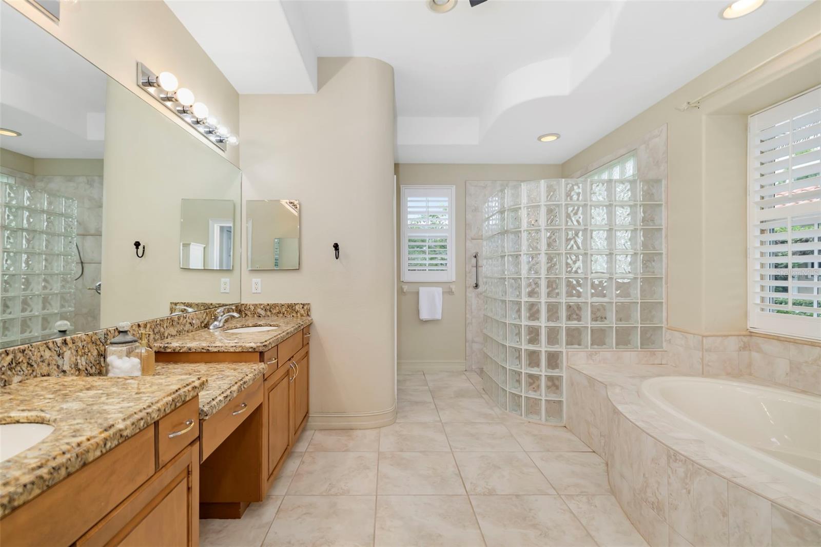 VENETIAN GOLF & RIVER CLUB - Residential