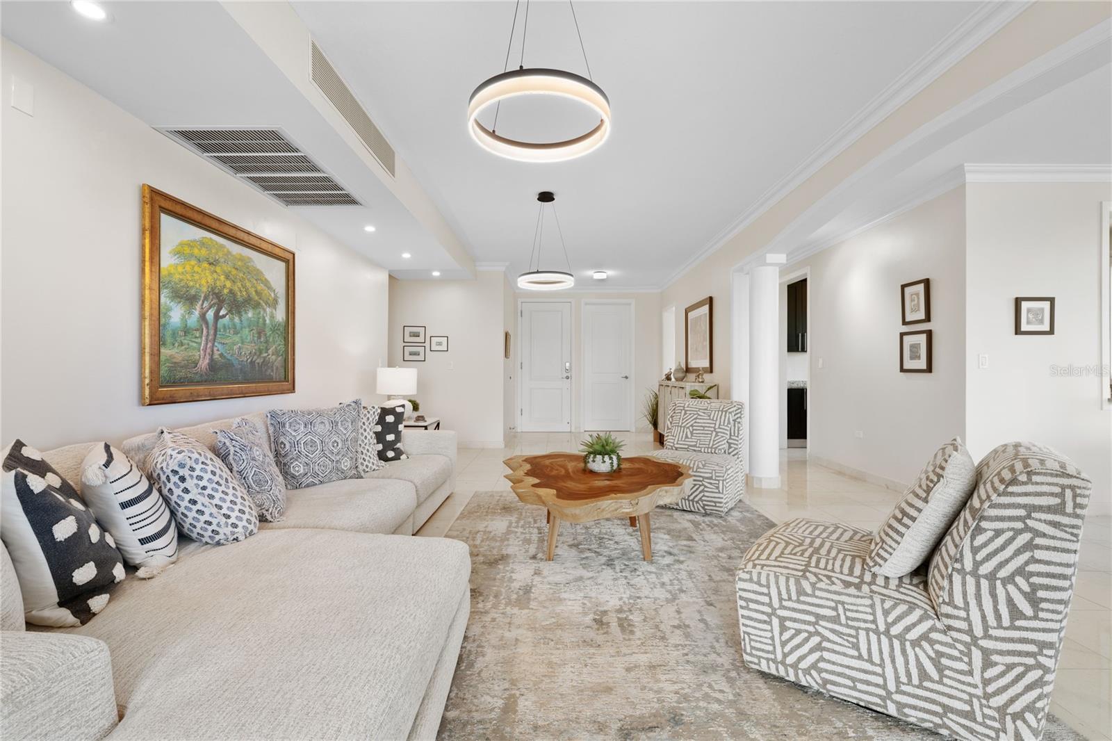 COUNTRY CLUB RESIDENCES - Residential
