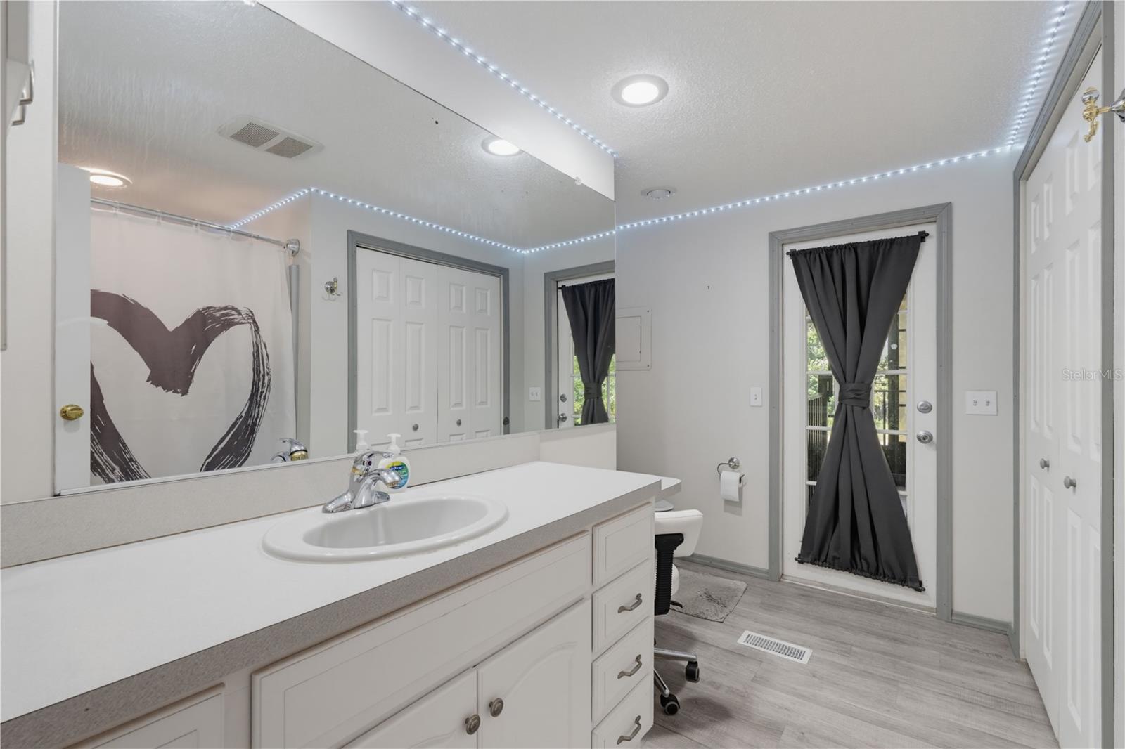 COVINGTONS - Residential