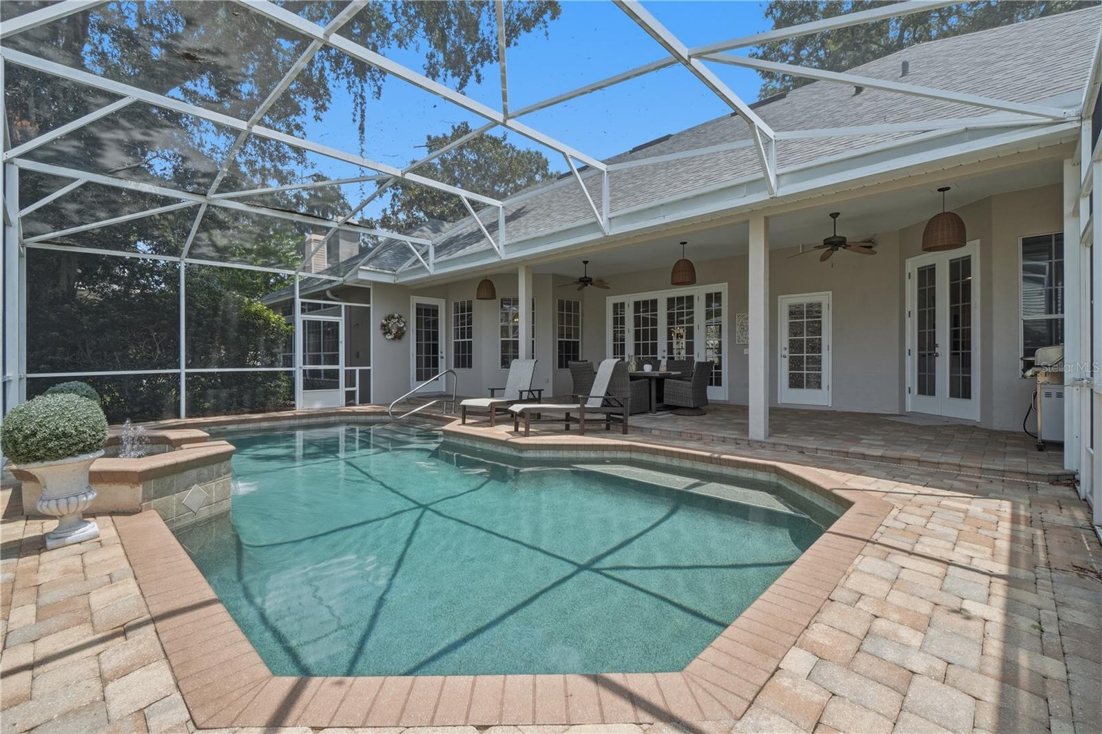 RIVER WALK - Residential