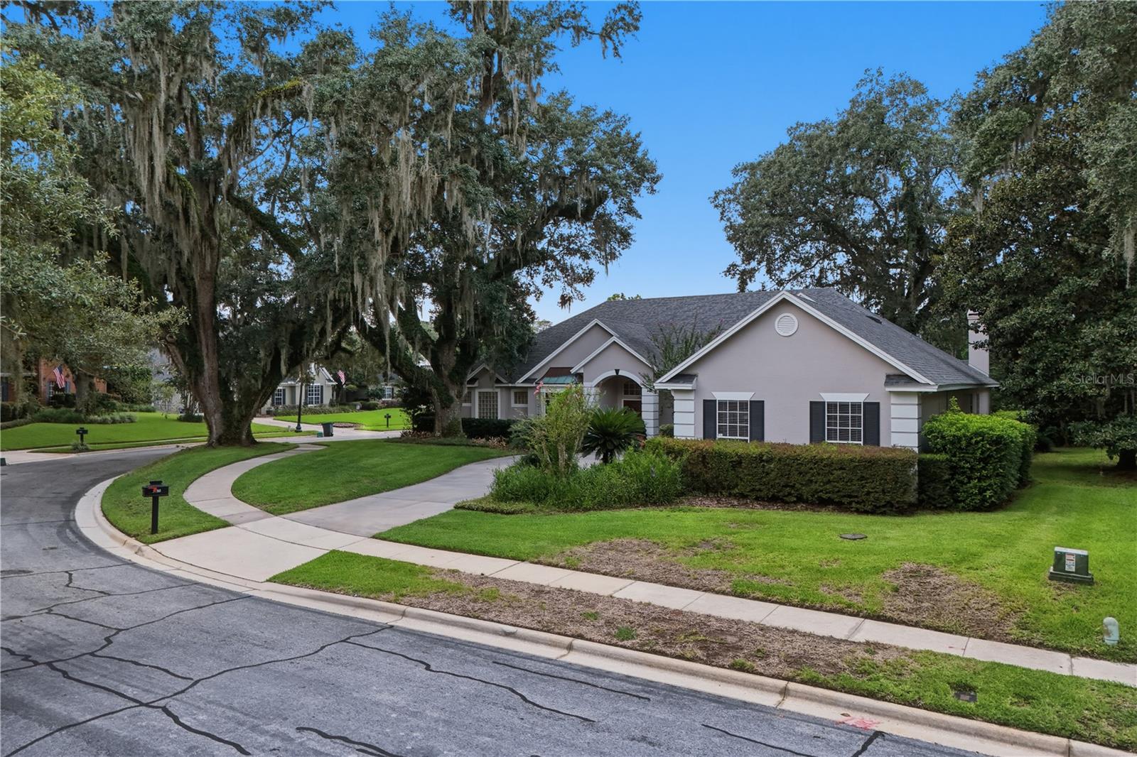 RIVER WALK - Residential