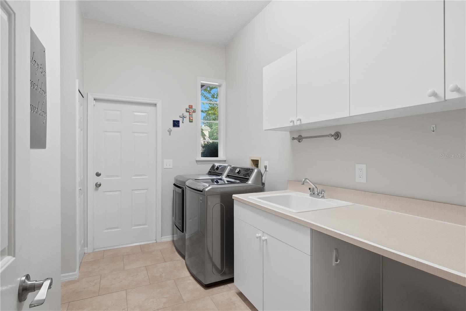 RIVER WALK - Residential
