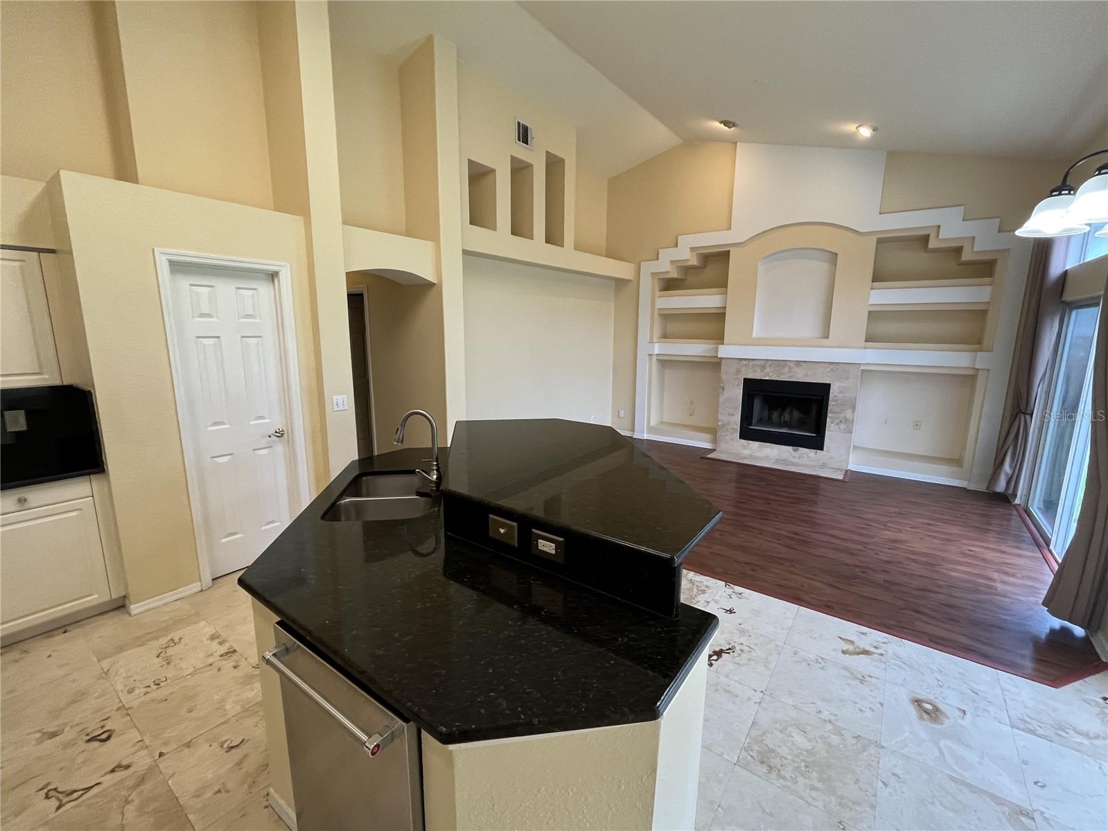 HAMPTONS - Residential Lease