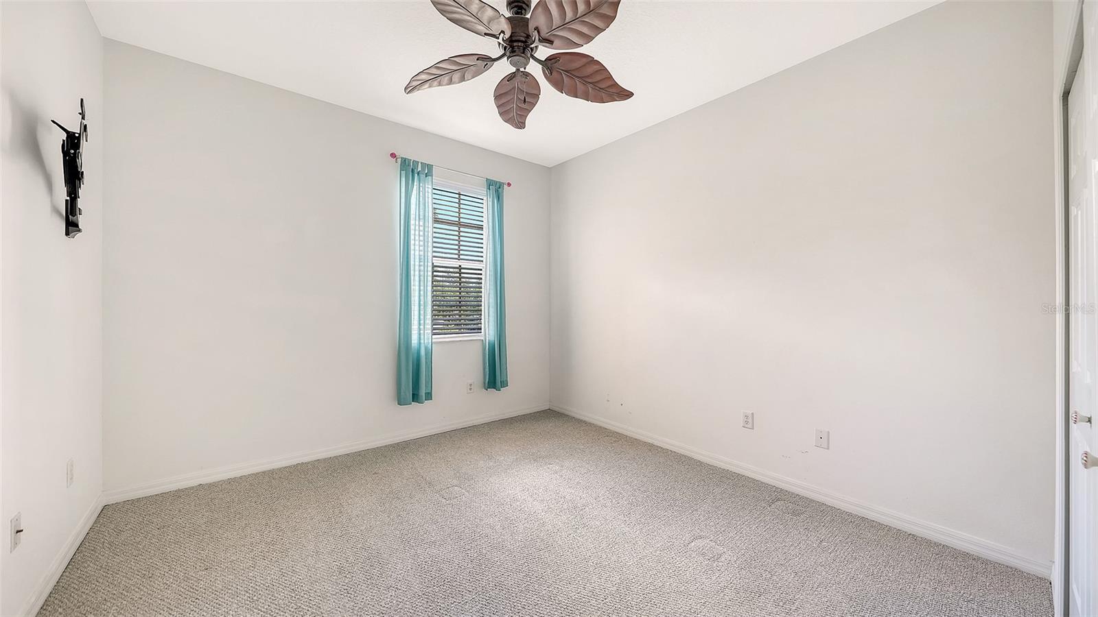 PALMER OAKS PH 1 & 2 - Residential Lease
