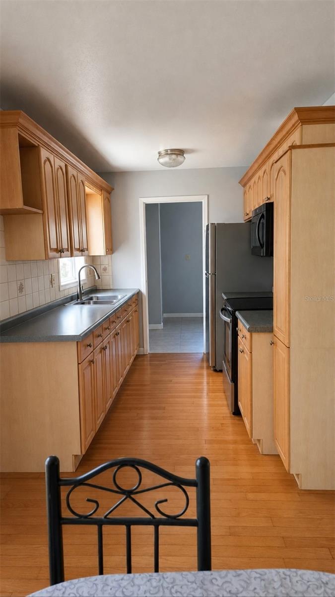MALIBU GROVES ELEVENTH ADD - Residential