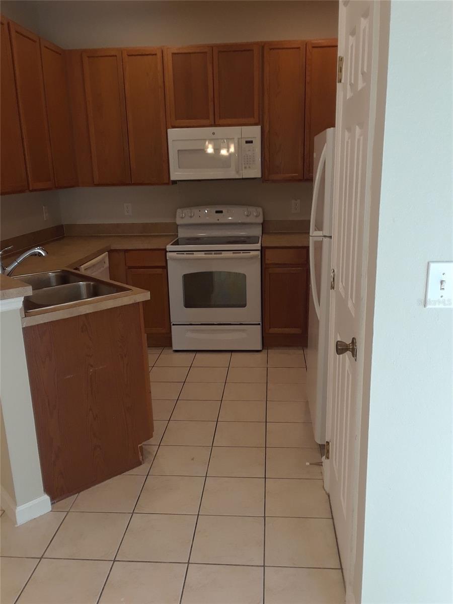 TRAFALGAR VILLAGE PH 1 - Residential Lease