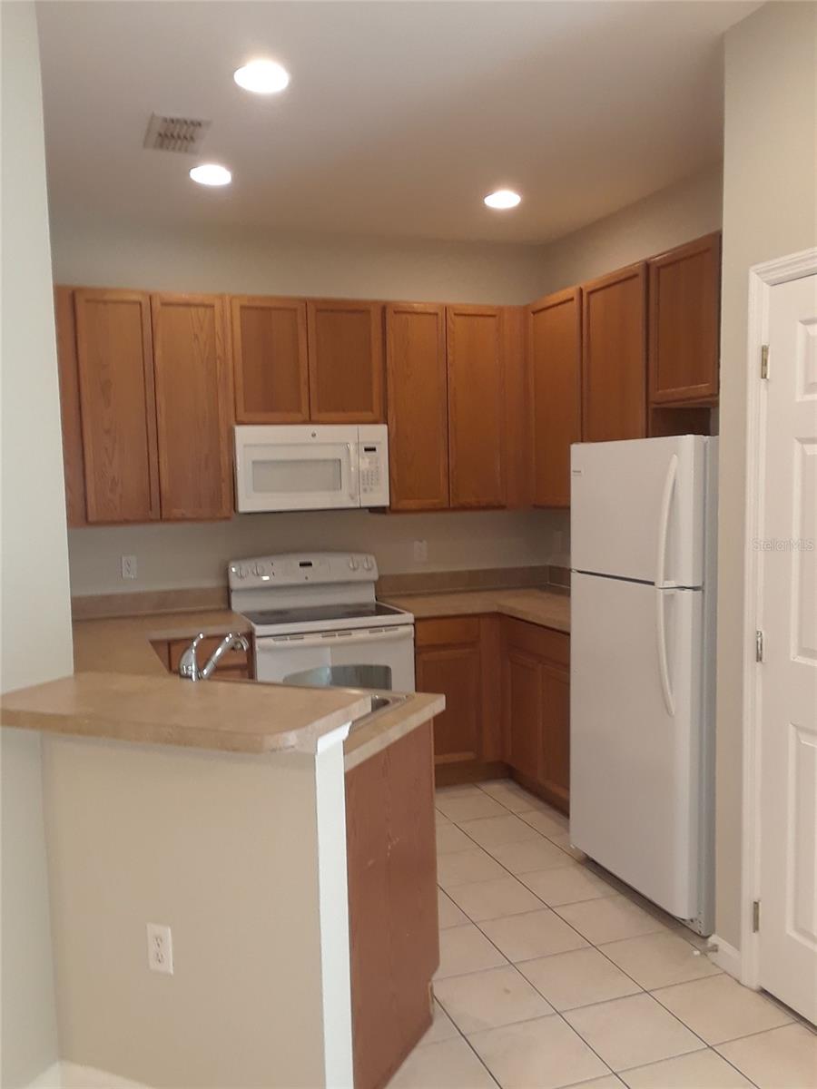 TRAFALGAR VILLAGE PH 1 - Residential Lease