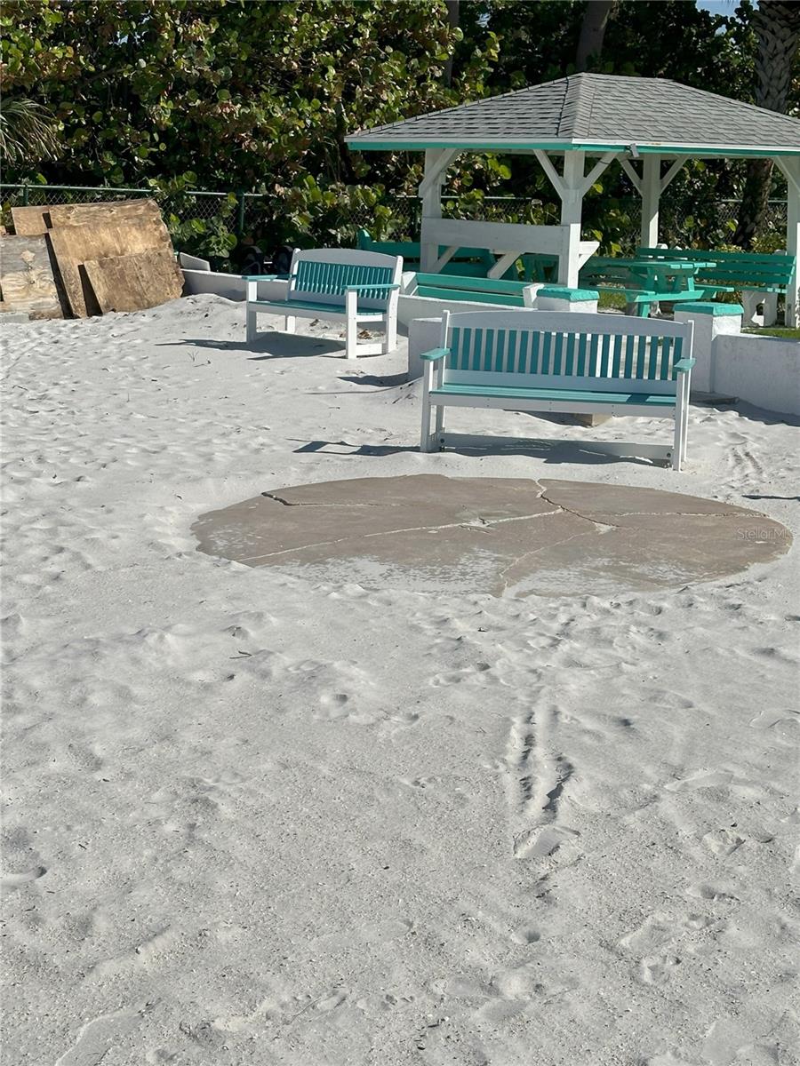 SURFSIDE CABANA CLUB REV - Land