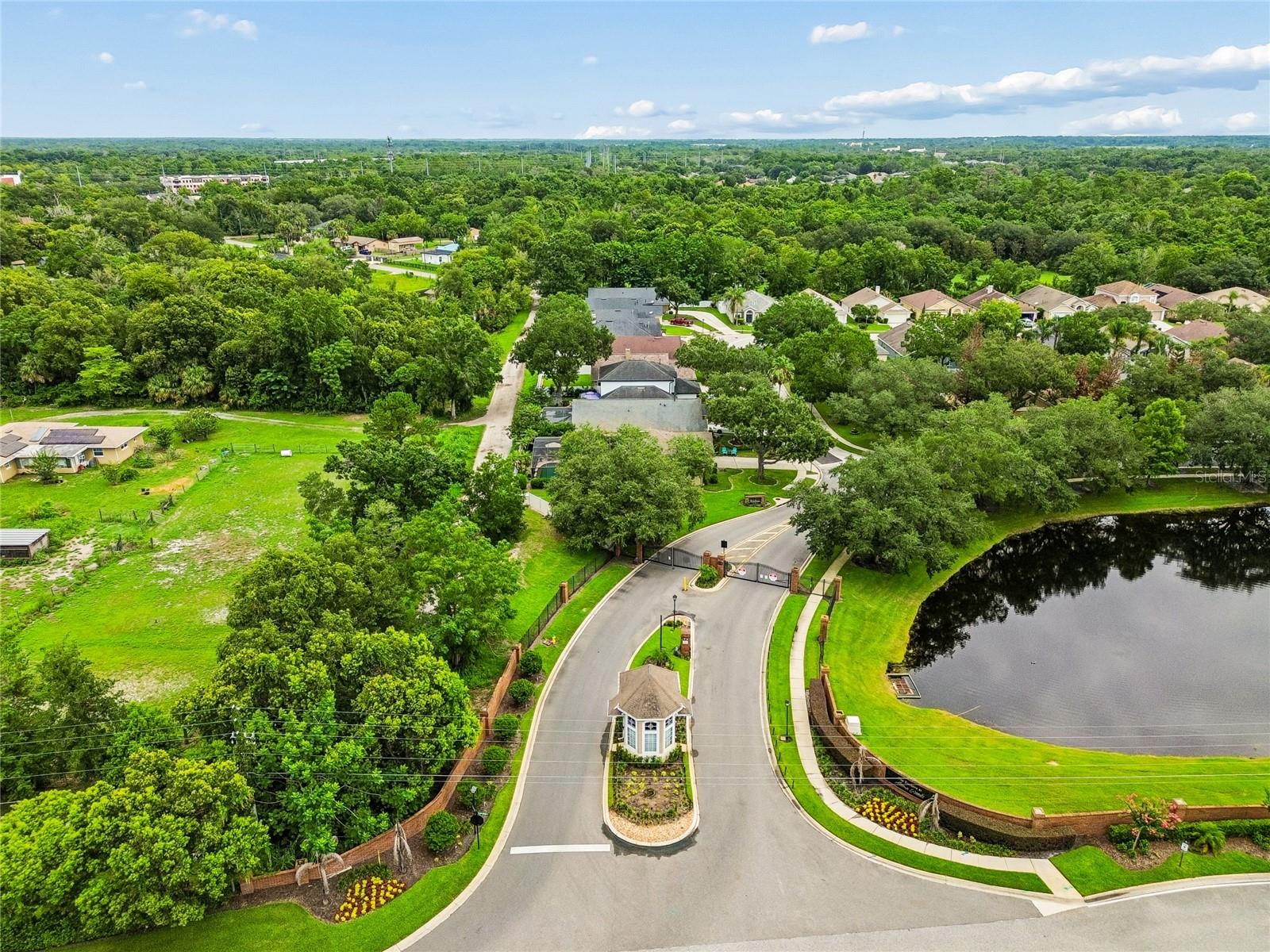 THE ENCLAVE AT ALOMA WOODS PH 4 - Residential