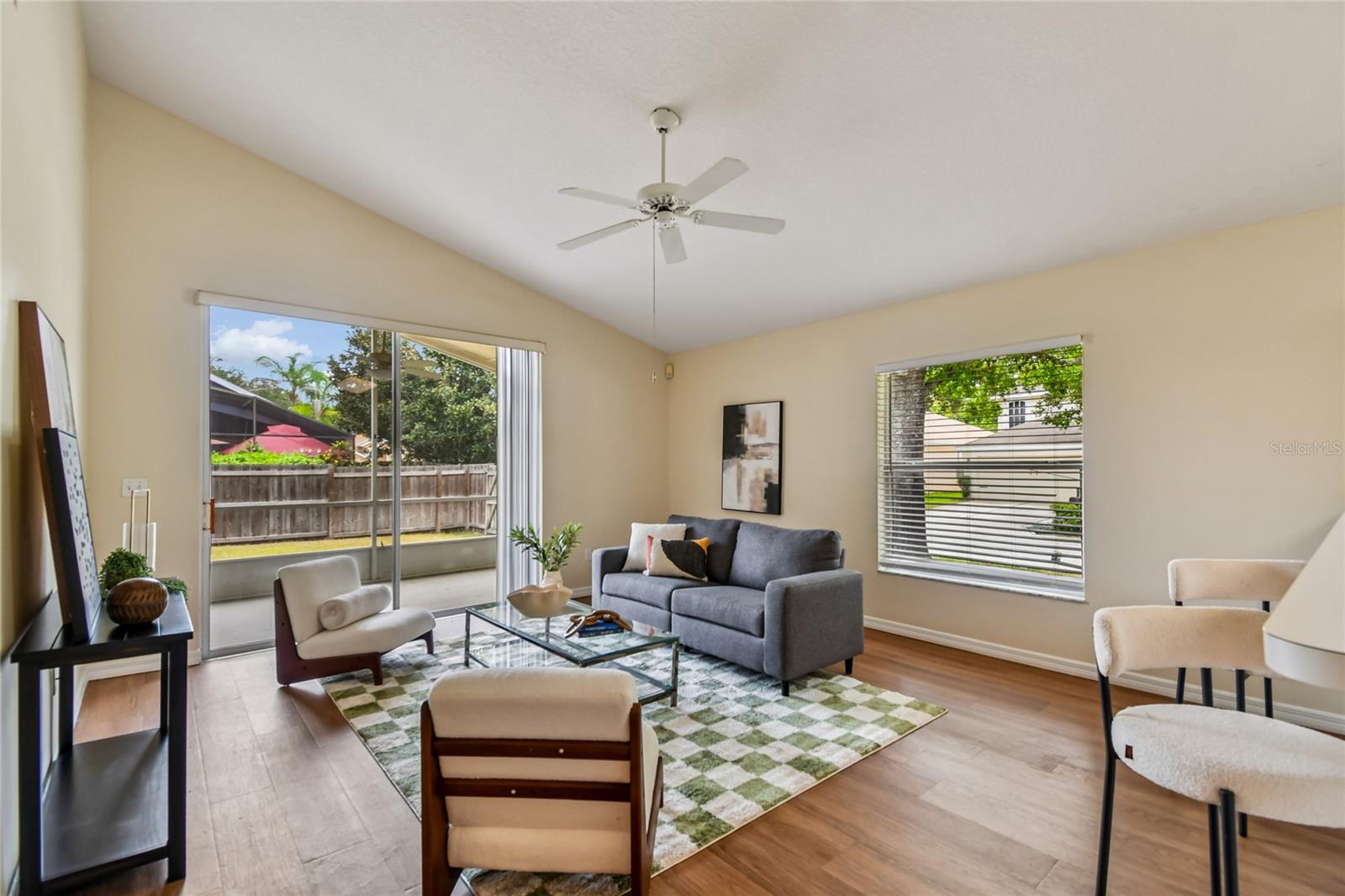 THE ENCLAVE AT ALOMA WOODS PH 4 - Residential