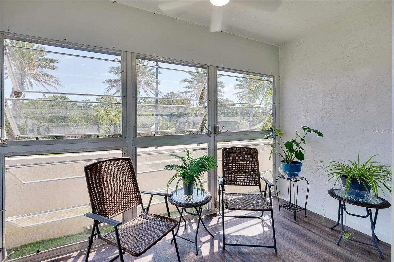 HOLIDAY APTS - Residential