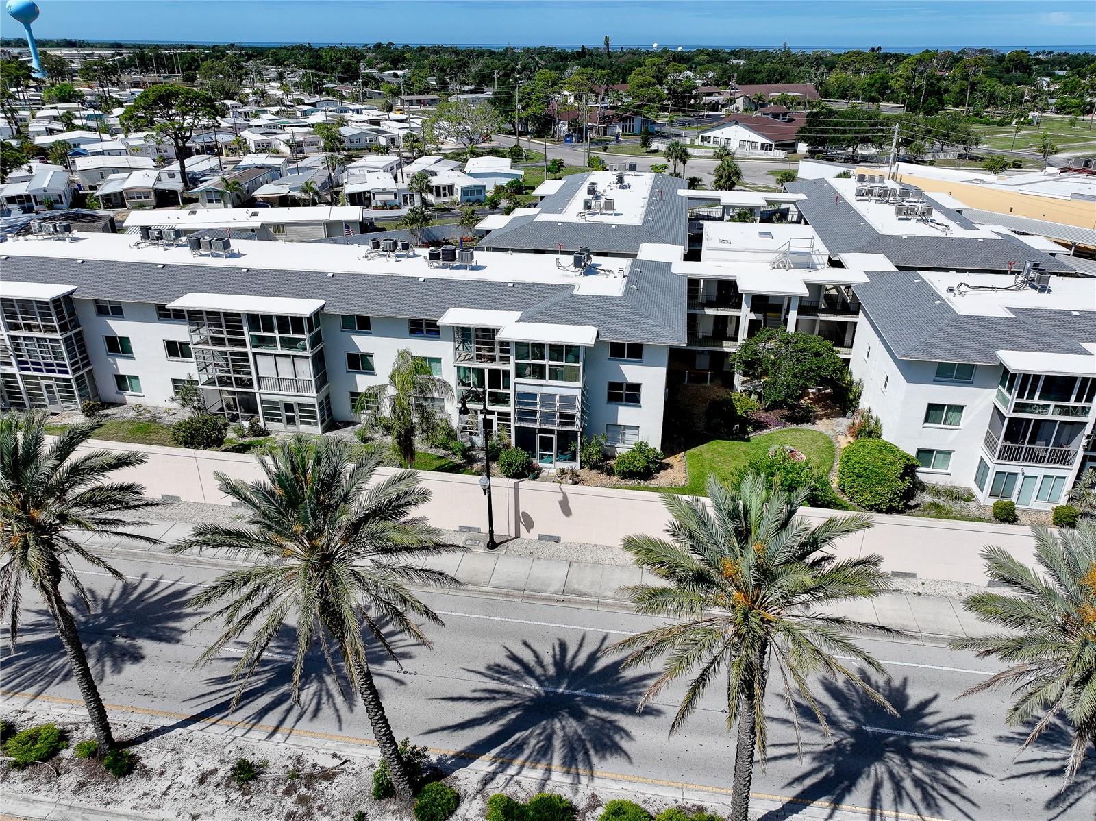 HOLIDAY APTS - Residential
