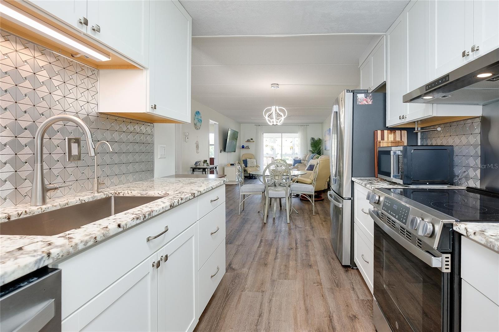 HOLIDAY APTS - Residential