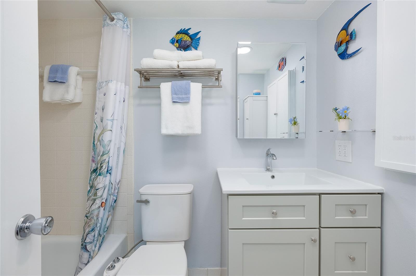 HOLIDAY APTS - Residential