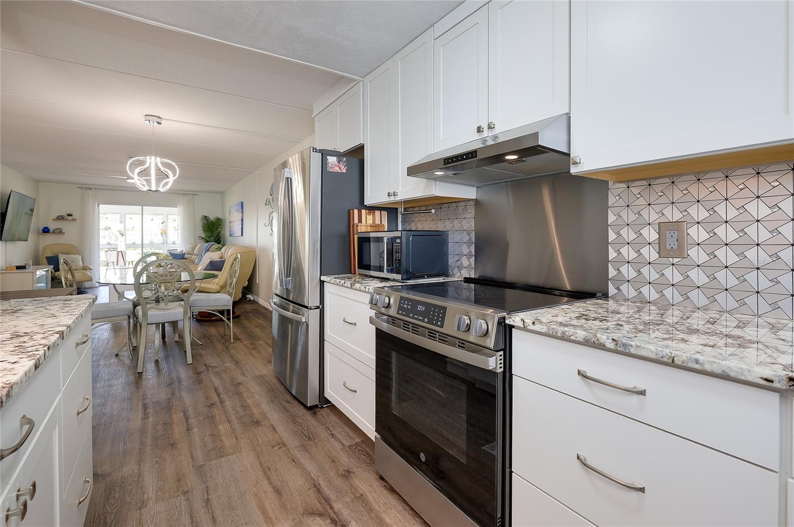 HOLIDAY APTS - Residential