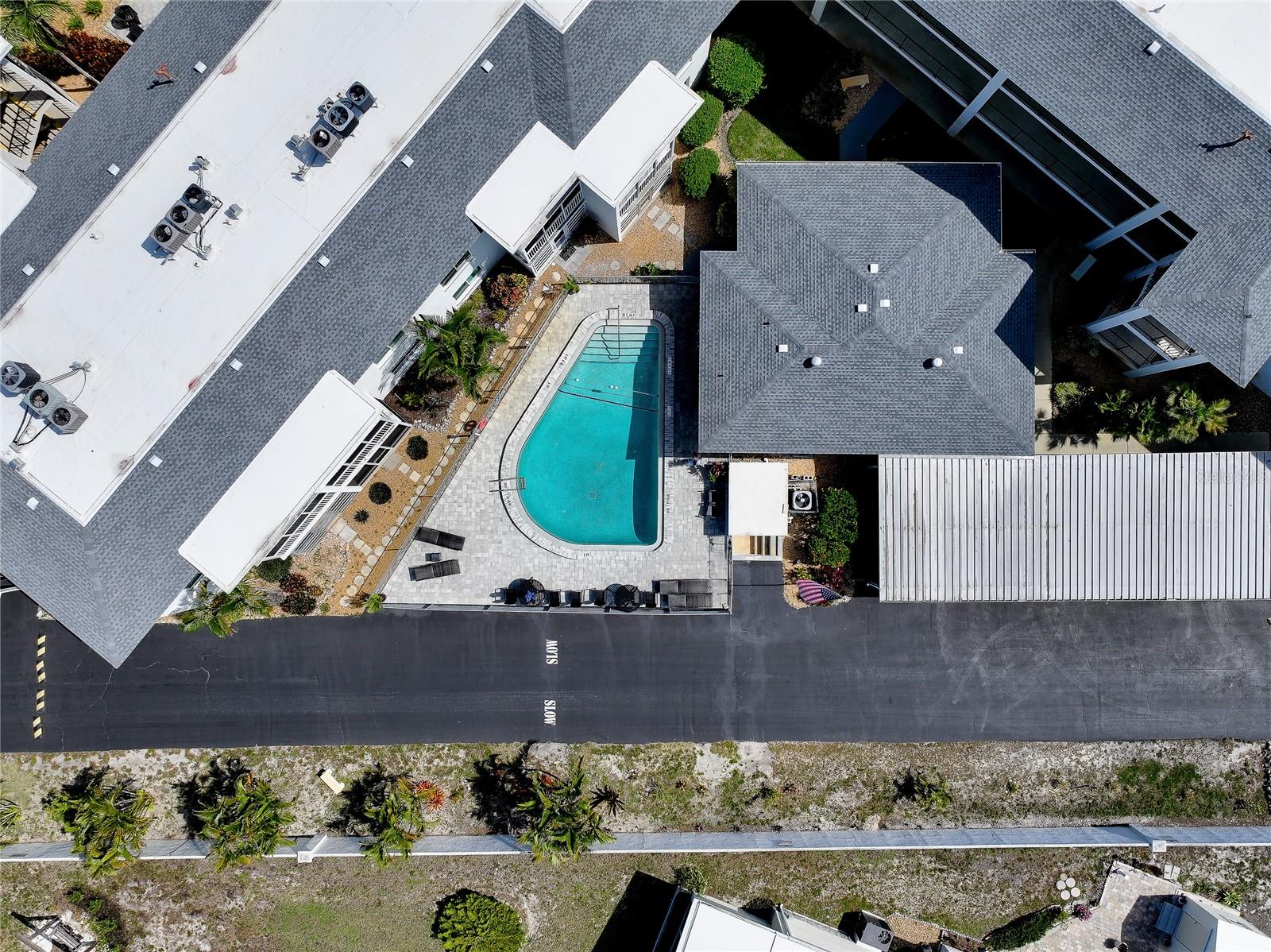 HOLIDAY APTS - Residential
