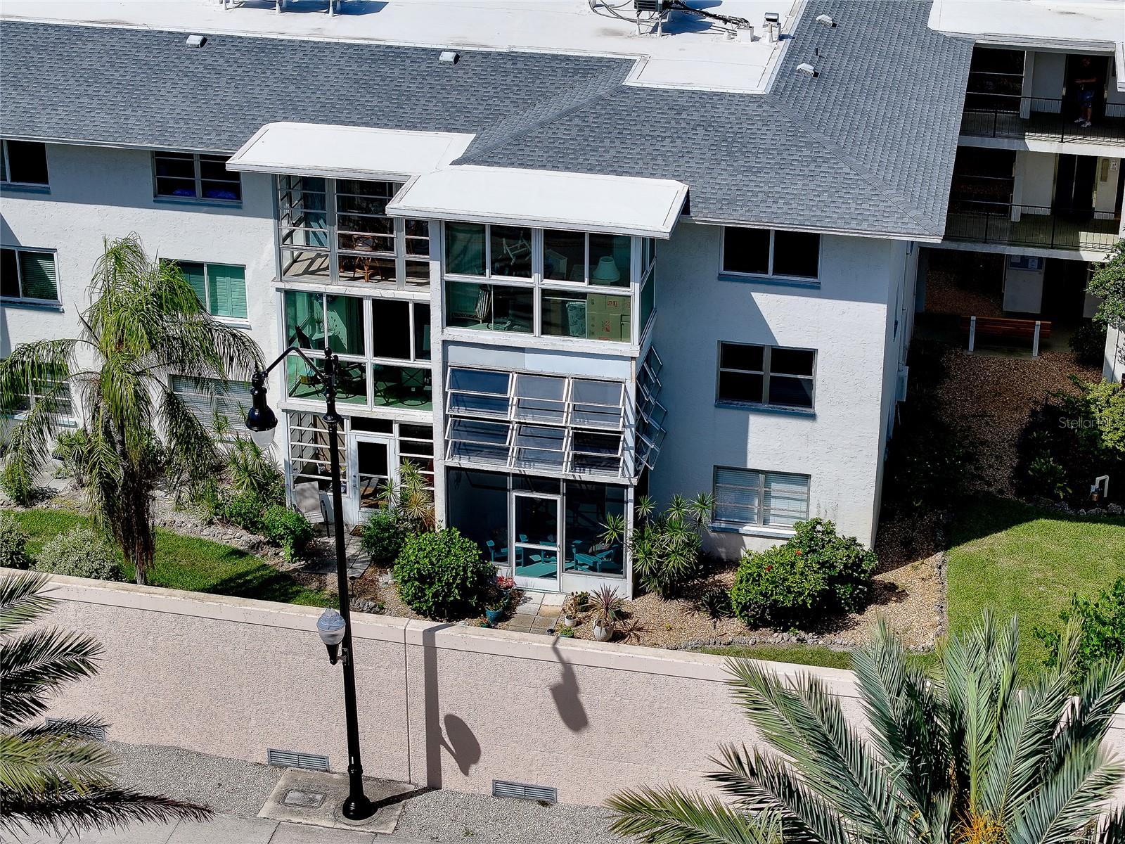 HOLIDAY APTS - Residential