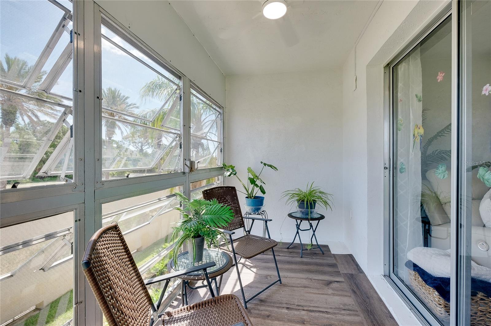 HOLIDAY APTS - Residential
