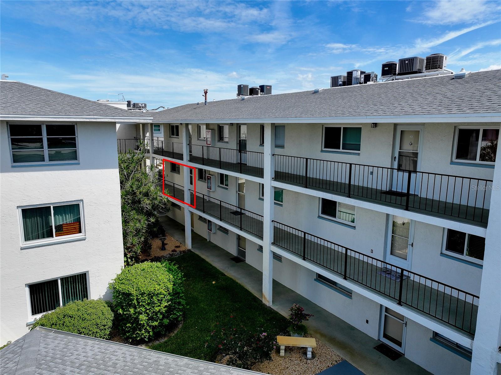 HOLIDAY APTS - Residential