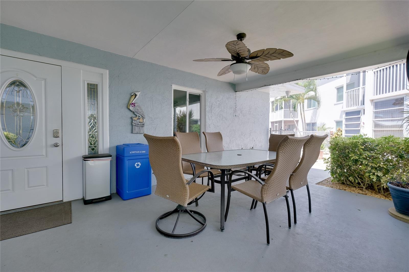 HOLIDAY APTS - Residential