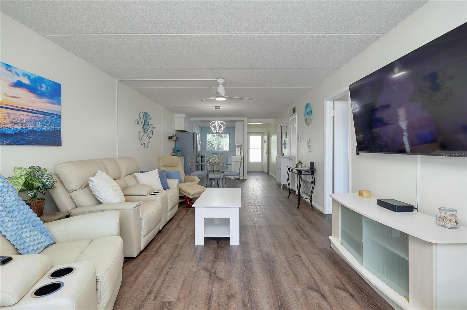 HOLIDAY APTS - Residential