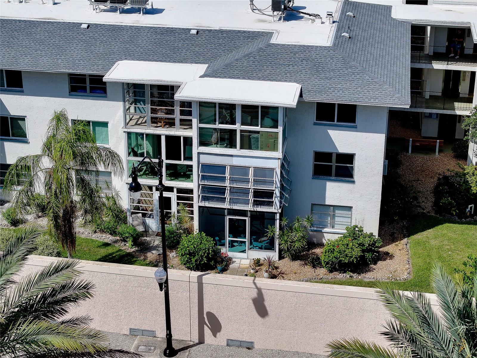 HOLIDAY APTS - Residential