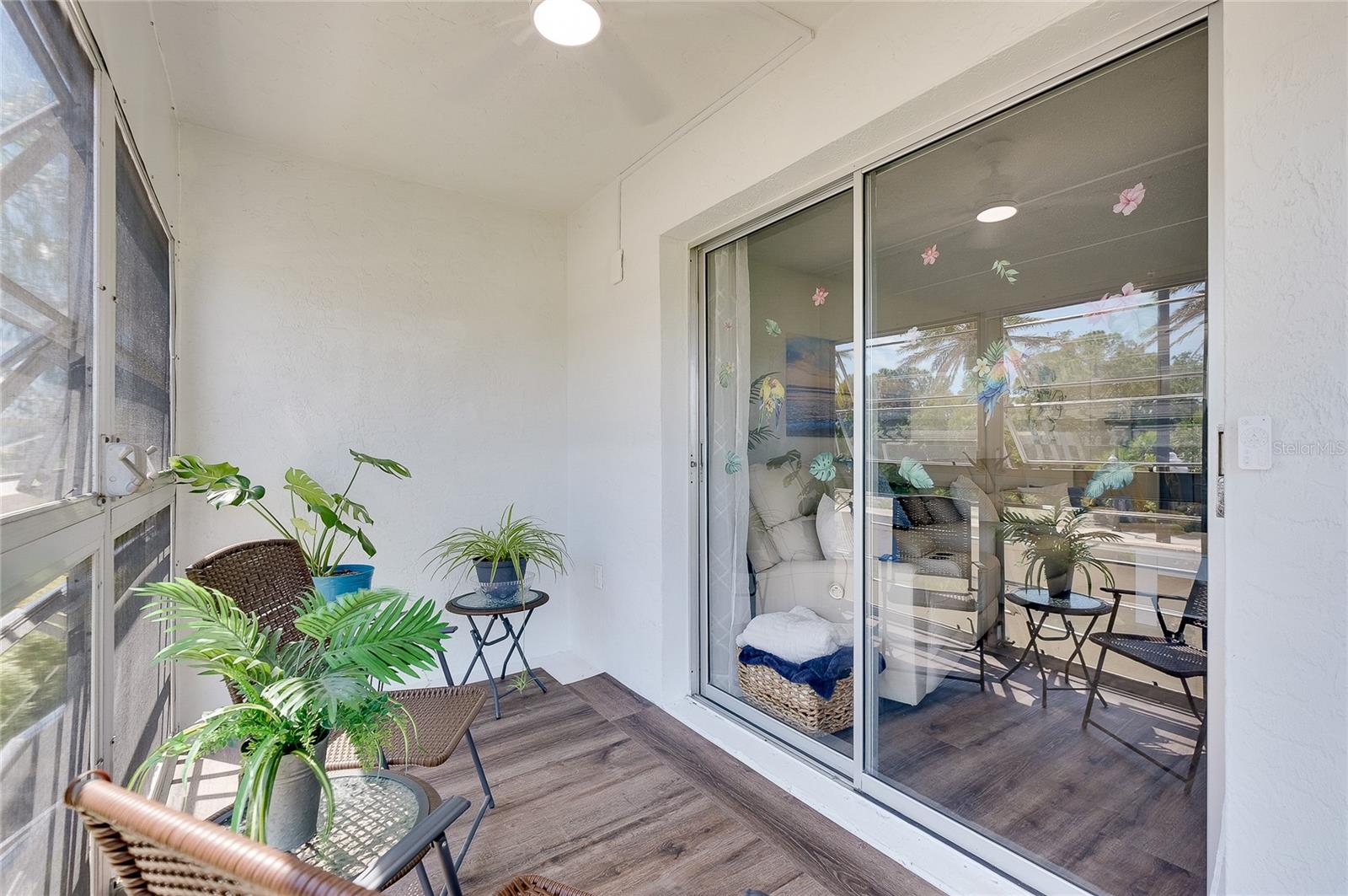 HOLIDAY APTS - Residential